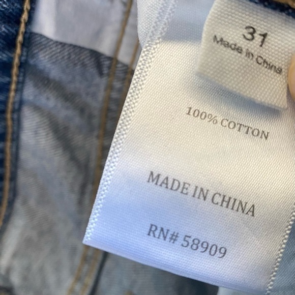 Chelsea and Violet distressed denim mom jeans.
Size 31 - Picture 10 of 14